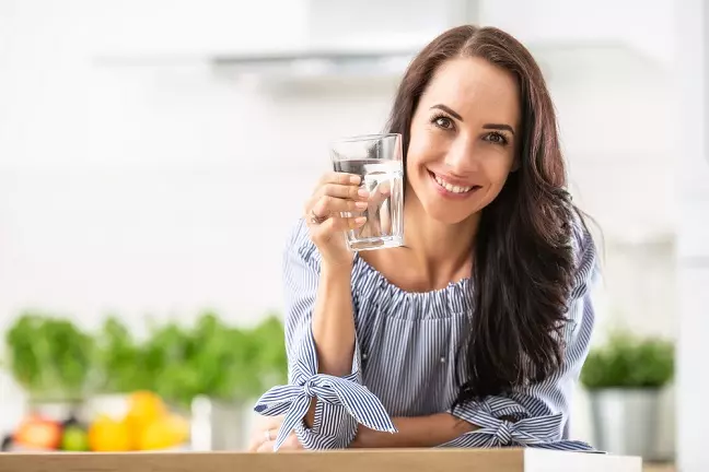 Beber agua - Cuida tu salud hoy